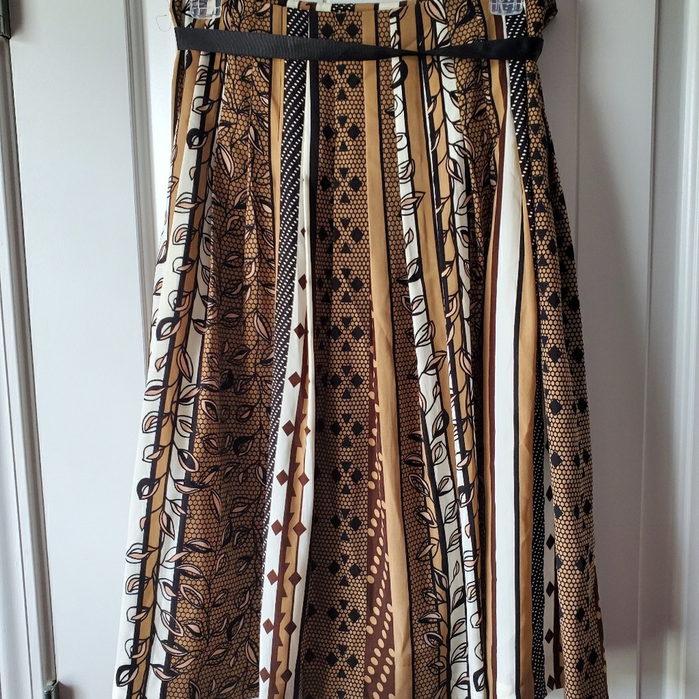 Skirt - Picture 2 of 2